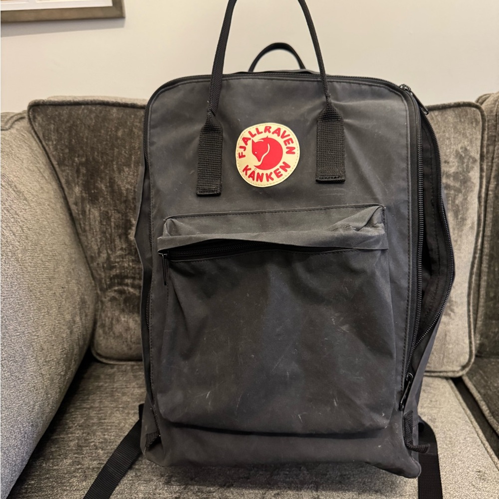 Kånken 17” Laptop Black Backpack